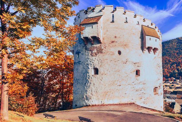 המגדל הלבן בבראשוב (The White Tower)