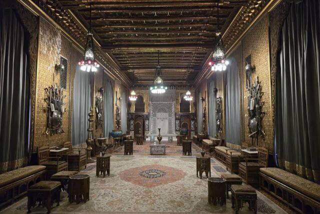 טירת קנטקוזינו (Cantacuzino Castle) בראשוב רומניה credit to getyourguide.com