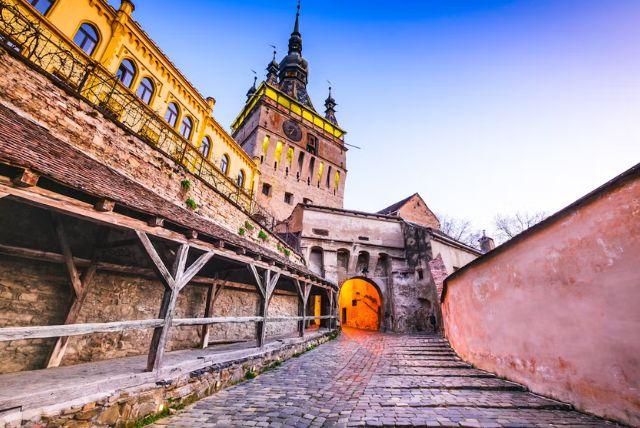 סיגישוארה (Sighișoara) מוזיאון מגדל השעון credit to tiqets.com