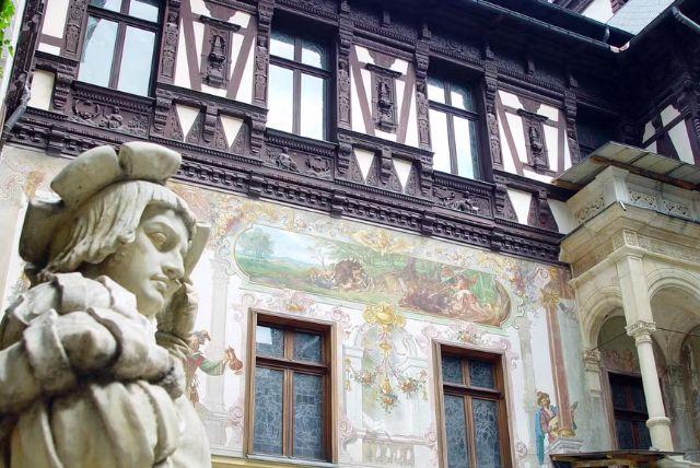 כרטיסי כניסה לטירת פלס (טירת פלש - Peleș Castle) credit to tiqets.com