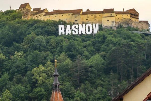 מבצר רשנוב (Rasnov) credit to getyourguide.com